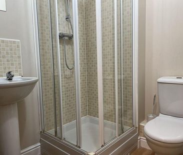 2 bedroom end of terrace house to rent - Photo 5