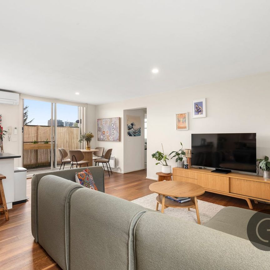 Boutique Living In Coveted Collingwood Pocket - Photo 1