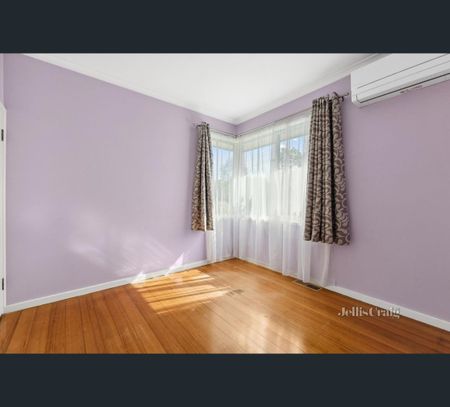 1/34 Sampson Drive, Mount Waverley, Vic 3149 - Photo 2