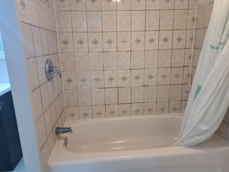 For Lease - 72 Starhill Crescent, Brampton, Ontario - Photo 5