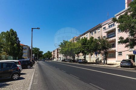 Apartment T4 in Alvalade, Lisboa - Photo 3