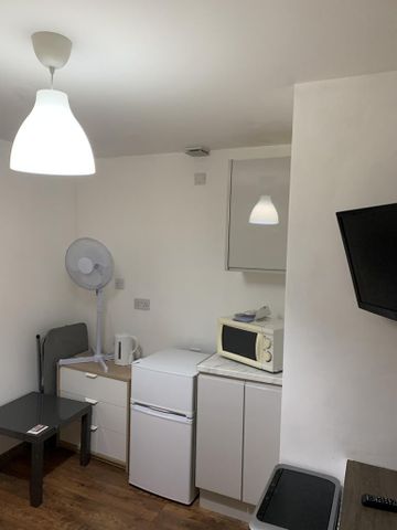 Studio to rent - Photo 4