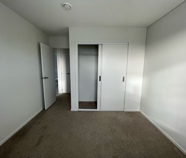 Modern Townhouse - Photo 4
