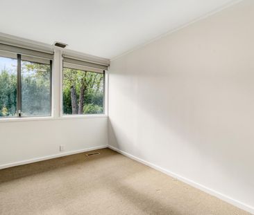 4-Bedroom Ensuite Home in Holt - Photo 3