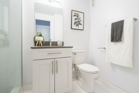 Renovated, Luxury Suites in Westmount - Photo 2