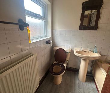 2 bedroom semi-detached house to rent - Photo 6