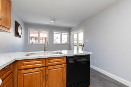 For Lease - 34 Kingswood Drive, Clarington, Ontario - Photo 4