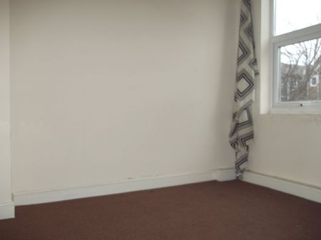 2 bed Terraced - To Let - Photo 3