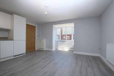 1 bedroom flat to rent - Photo 2