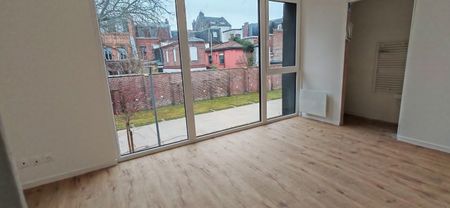 Location Appartement 4 pièces 91m² ROUBAIX 59100 - Photo 2