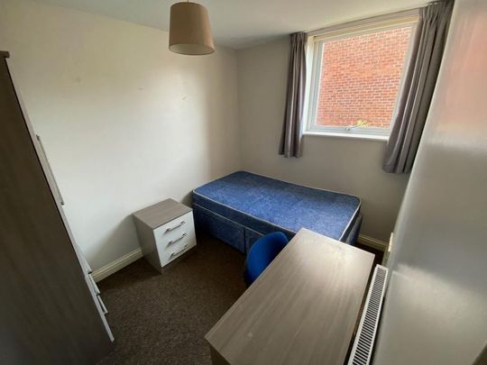 1 bedroom in a house share to rent - Photo 1