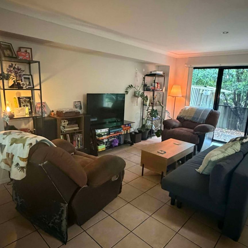 Upper Coomera - Photo 1