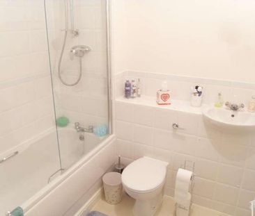 Brand House, Coombe Way, GU14 - Photo 2