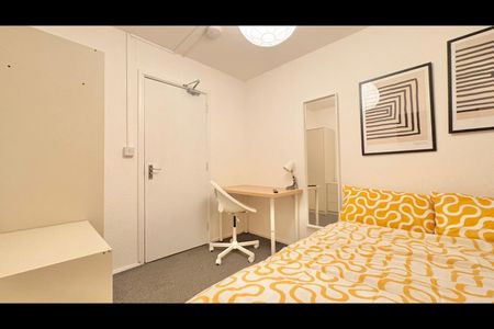 Room in a Shared Flat, Aitham House, E14 - Photo 4