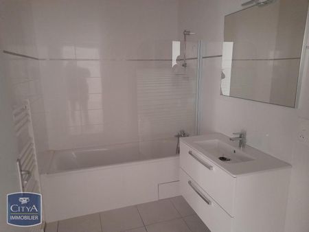 Location Appartement 3 pièces 65m² VILLEFRANCHE SUR SAONE 69400 - Photo 3