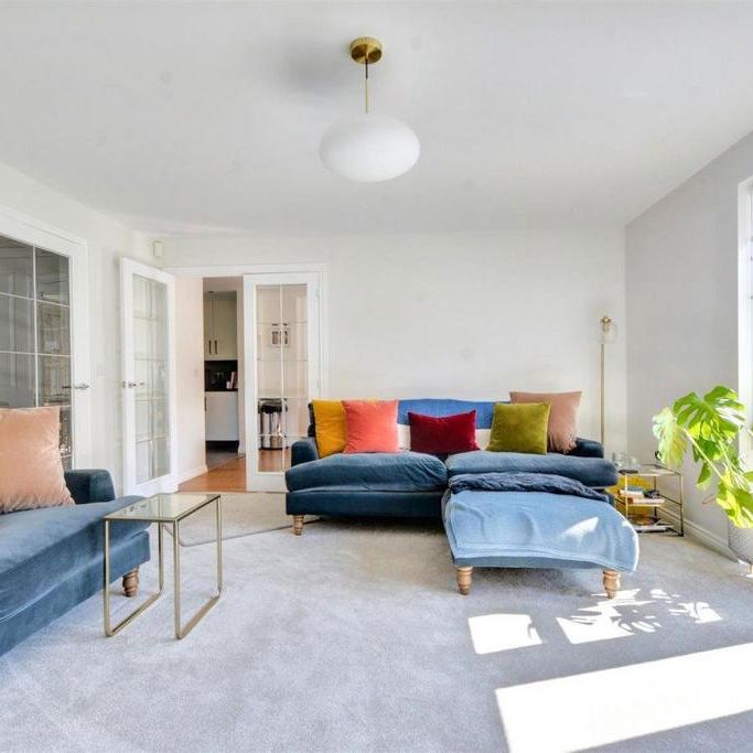 4 bedroom detached house to rent - Photo 1