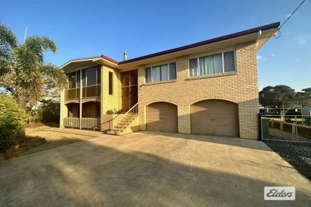 Spacious Home With 2 x Sheds - Photo 3