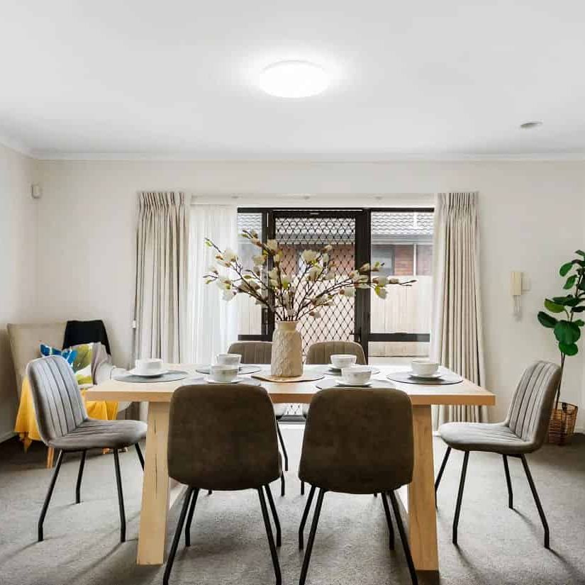 Royal Oak, large home with 3 bedrooms plus a study - Photo 1