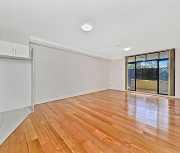 Spacious 2-Bedroom Apartment in the Heart of Lidcombe - Photo 1