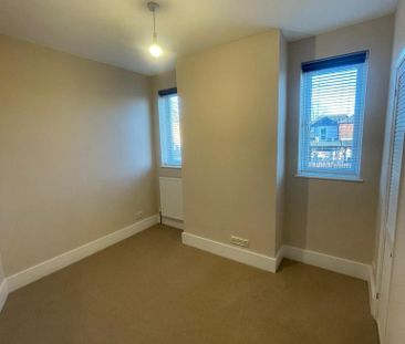 3 bedroom end of terrace house to rent - Photo 4