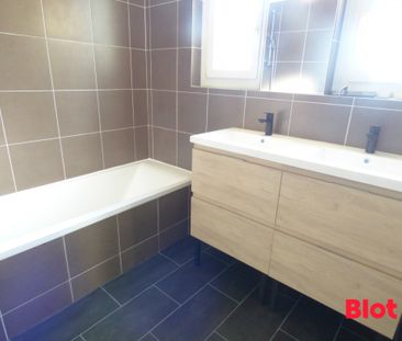 Location Maison 4 pièces 89m² ST AVE 56890 - Photo 2