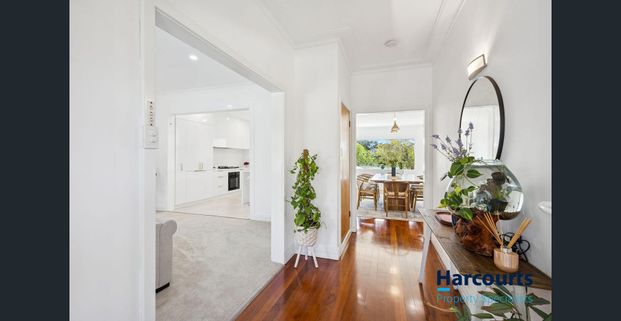 Charming Home with Leafy Views & Versatile Studio - Prime Floreat Location - Photo 1