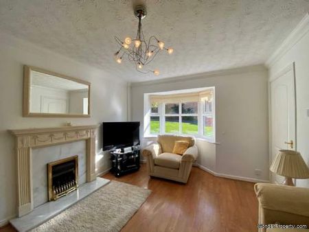 3 bedroom property to rent in Bury - Photo 5