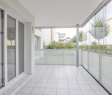 Attraktive 3.5-Zimmerwohnung mit verglastem Balkon - Foto 1