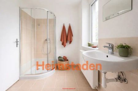 Pronájem bytu 1+kk 28 m - Fotografie 5
