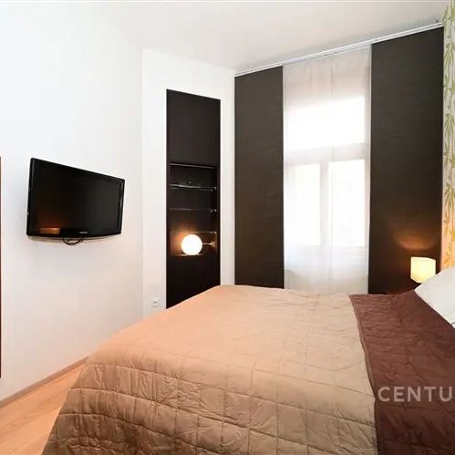 Pronájem luxusního zařízeného bytu 2+1, 79 m - Photo 1
