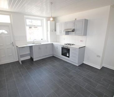 2 bedroom terraced house to rent - Photo 2