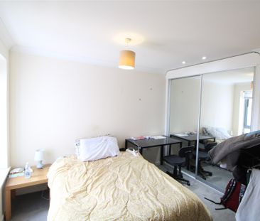 Quayside Drive, Colchester - Photo 1