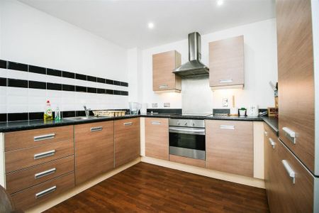 2 bedroom apartment to rent - Photo 4