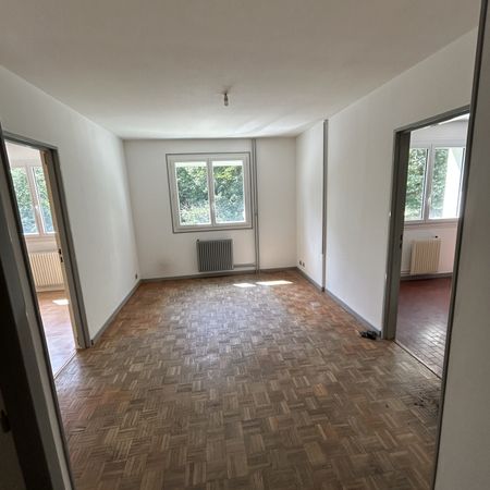 Location Appartement 2 pièces 43m² LE CREUSOT 71200 - Photo 4