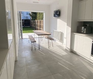 Room in a Shared House, Ardfillan Road, SE6 - Photo 5