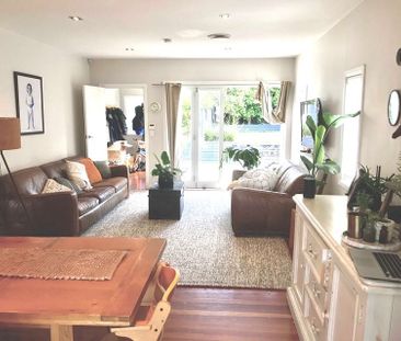 5 bedrooms plus study, 2 bathrooms available 29/4 - Photo 6
