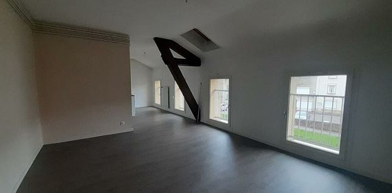 COURS APPARTEMENT T2 - Photo 2