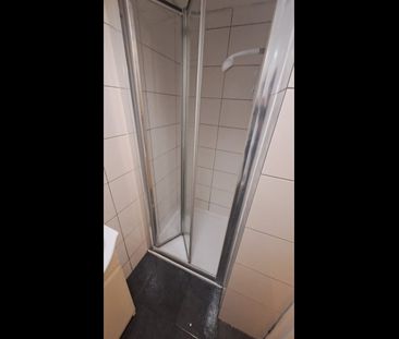 Studio Flat, West India Dock Road, E14 - Photo 4