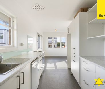 3 Bedroom property in Te Atatu - Photo 1