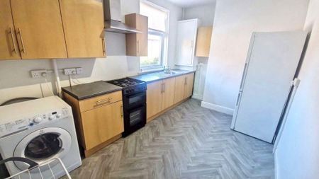 2 bed lower flat to rent in NE29 - Photo 4