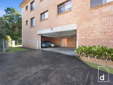 Sun-filled Top Floor Unit In Convenient Woonona Location - Photo 5