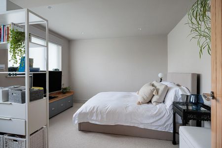 5 bedroom detached house to rent - Photo 3