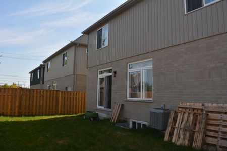 For Lease - 7 Marshall Lane, St. Catharines, Ontario - Photo 4