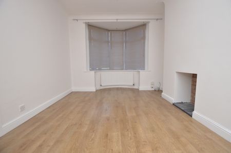 2 Bedroom Terraced House - Photo 3