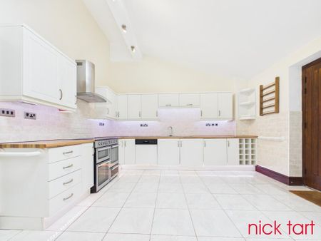 4 bedroom detached bungalow to rent - Photo 3