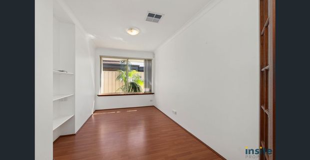 LARGE FAMILY HOME IN CENTRAL ILUKA LOCATION - Photo 1