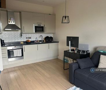 1 bedroom flat to rent - Photo 1