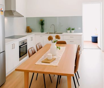 Large single room with share bathroom and private balcony*7 - Photo 6