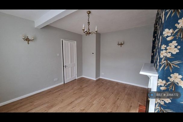 3 bedroom terraced house to rent - Photo 1
