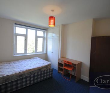 3 bedroom detached house to rent - Photo 3